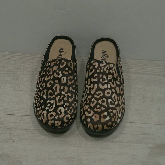 Sereniti Luxe Tundra Calf Hair Comfort Slip Resistant Clog | Mule Size 6 - Picture 7 of 14